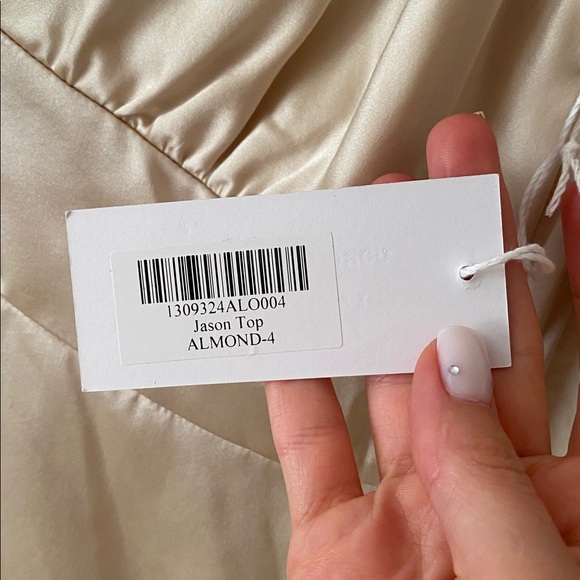 Reformation 100% Silk Jason Long-Sleeve Top Size 2 Cream Elegant Tie Detail Chic - Picture 8 of 13